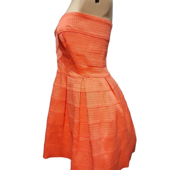 Sans Souci Strapless Coral Dress - Picture 2 of 12
